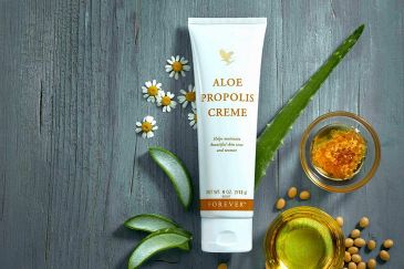 Crème d'aloe et propolis et plante d'aloe vera