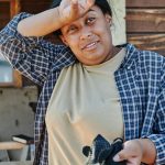 femme transpirant à cause de la chaleur, illustration transpiration ménopause