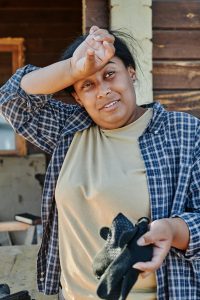 femme transpirant à cause de la chaleur, illustration transpiration ménopause